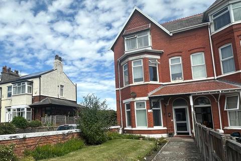 2 bedroom apartment to rent, York Terrace, Southport, Merseyside, PR9