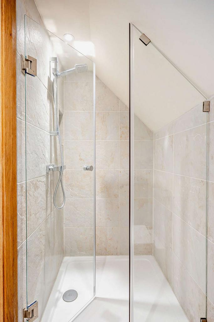 Bedroom two en suite