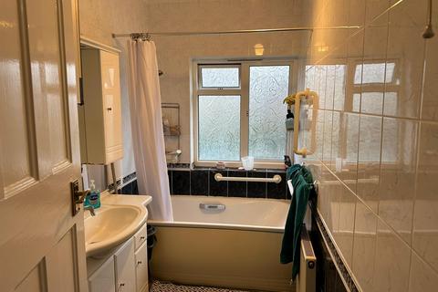 4 bedroom semi-detached house to rent, Kingsbridge Road, Southall UB2