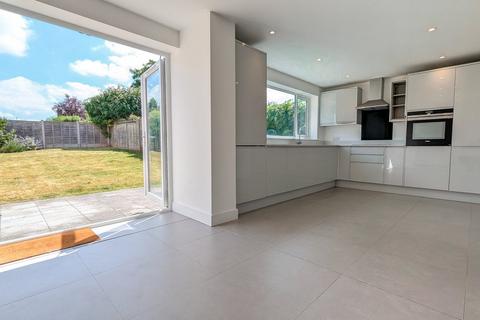 3 bedroom semi-detached house for sale, St Marks Close, Worcester WR5