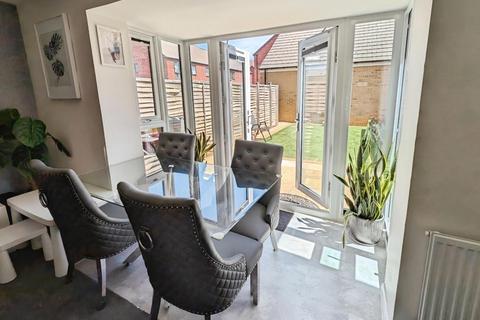 18 Clark Drive, Yate, Bristol, BS37 7EH