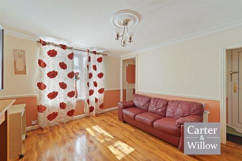 2 bedroom end of terrace house for sale, Bromhall Road, Dagenham, Essex