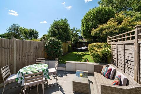 2 bedroom terraced house for sale, York Road, Teddington, TW11