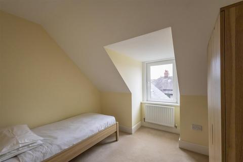2 bedroom flat for sale, Rosebery Crescent, Jesmond, Newcastle upon Tyne