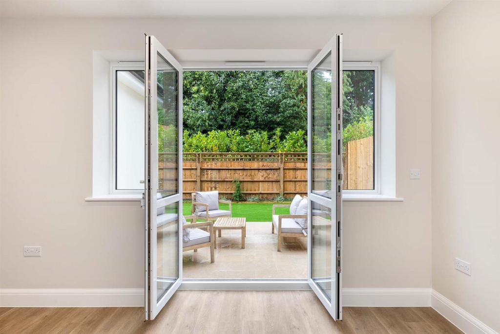 2 Mc Laren Court, 1 Cobham Road, KT22  9 AU-24.jpg