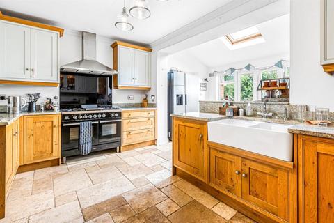4 bedroom detached house for sale, Coombe Rise, Oadby LE2