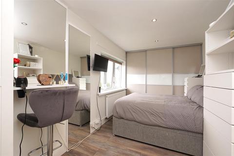 17 Rising Side, Barrow-in-furness, LA13 9ES