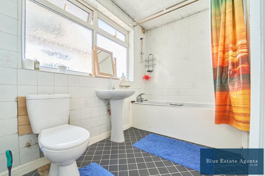Family Bathroom Suite