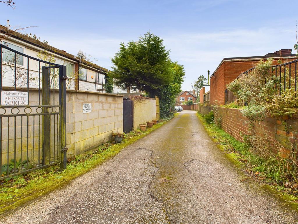 Private Drive to Garages