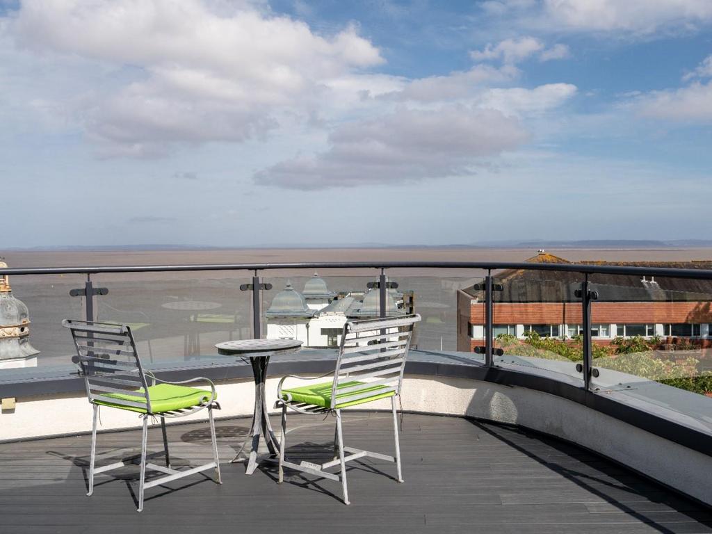View/Roof Terrace