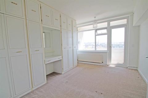 2 bedroom flat for sale, Coombe Lea, Grand Avenue, Hove