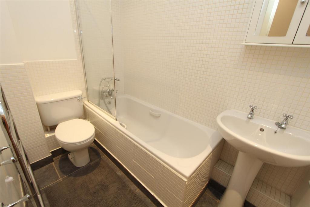 Bathroom.JPG