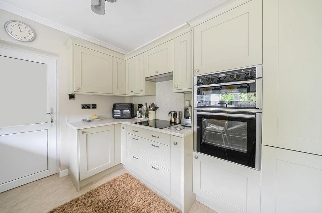 Kitchen1.jpg