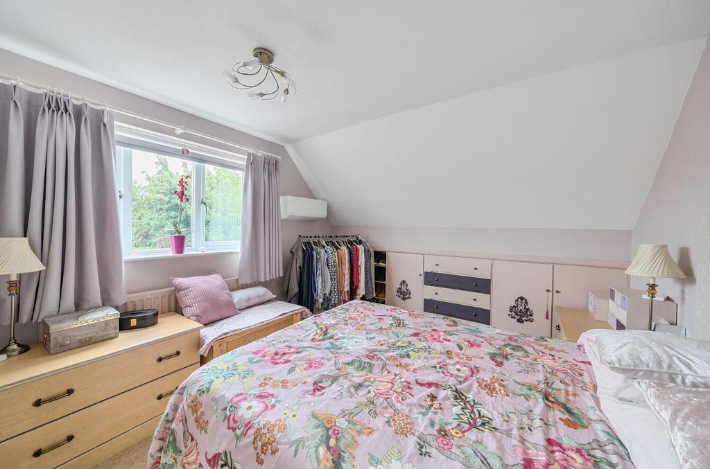 Bed1.jpg