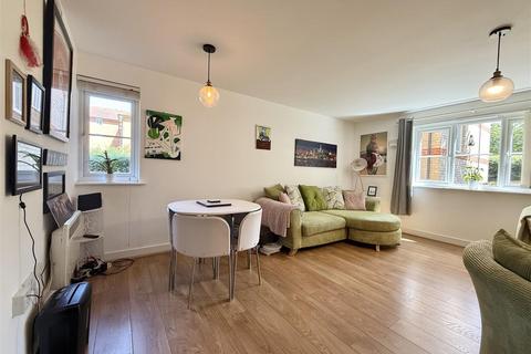 1 bedroom flat for sale, Cumberland Place, London
