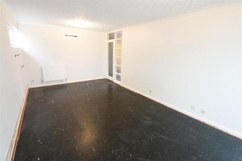 6 Powells Road, Shefford, SG17 5DP