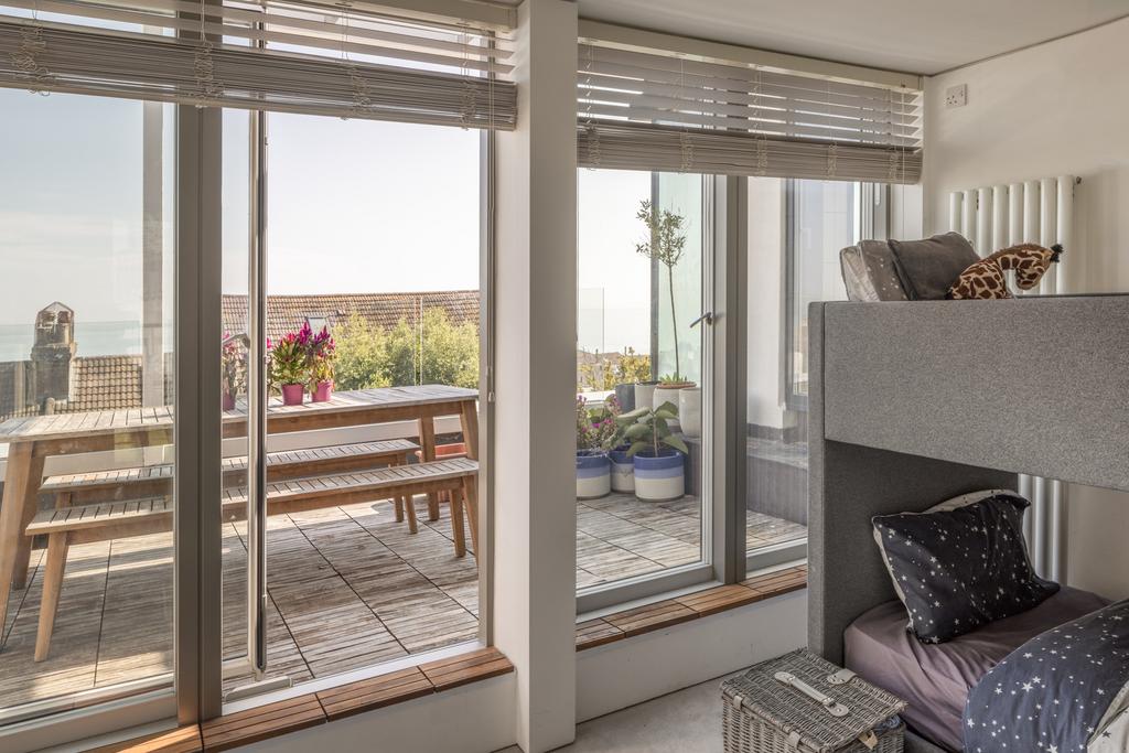 292400 tmh greenway sunnyside rd folkestone c...