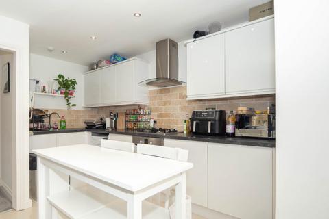 2 bedroom flat for sale, Broom Mills Road, Farsley, LS28 5GR