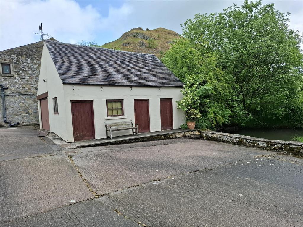 Detached Garage