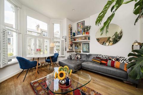 2 bedroom flat for sale, Coverdale Road, London W12