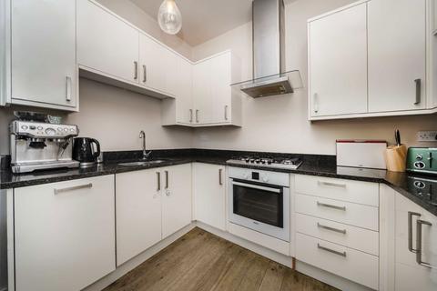 2 bedroom flat for sale, Coverdale Road, London W12