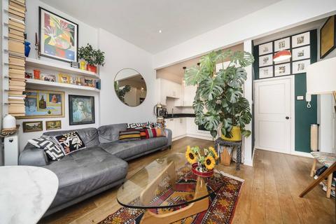 2 bedroom flat for sale, Coverdale Road, London W12