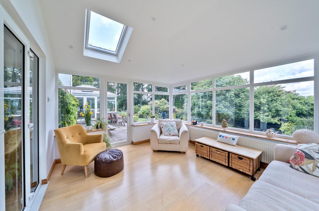 1301977-12-68405b...