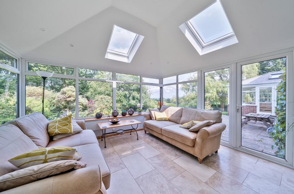 1301977-7-684057c...