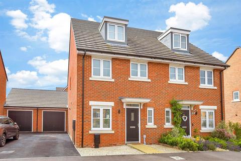 Longacres Way, Chichester, West Sussex