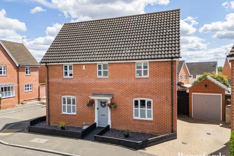 4 bedroom detached house for sale, Ranulf Road, Flitch Green, CM6