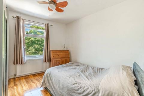 undefined, Grant Road, Wealdstone, Harrow, HA3