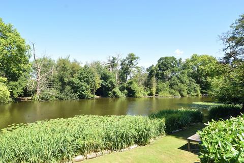 undefined, Berkeley Court, Weybridge, KT13