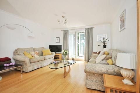 2 bedroom flat for sale, Widmore Road, Bromley BR1