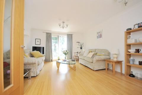 2 bedroom flat for sale, Widmore Road, Bromley BR1
