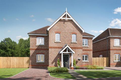 4 bedroom detached house for sale, Shelvers Way, Tadworth