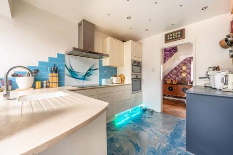 17 Lee Close, London, E17 5QG