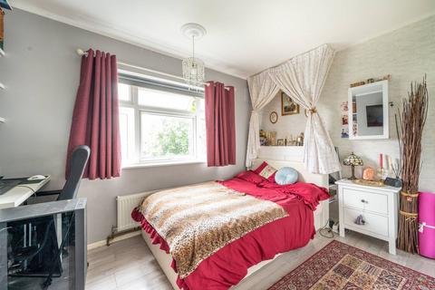 17 Lee Close, London, E17 5QG