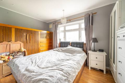 17 Lee Close, London, E17 5QG