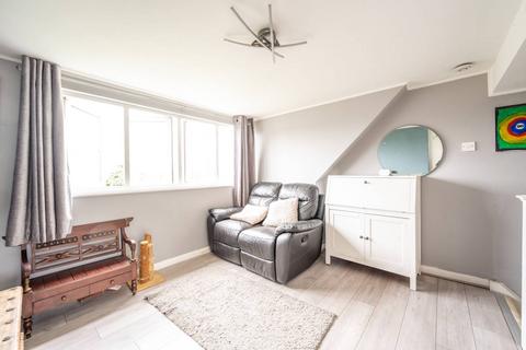 17 Lee Close, London, E17 5QG