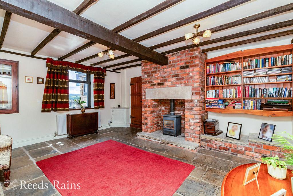 Lounge/Dining Room