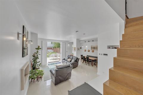 2 bedroom apartment to rent, Elgin Avenue, London, W9