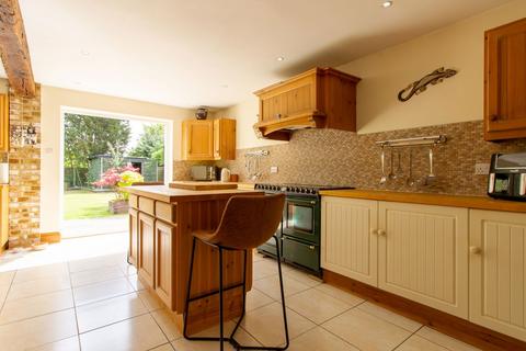 27 Elm Grove, Hullbridge, Hockley, SS5 6ER