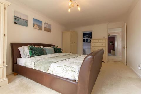 27 Elm Grove, Hullbridge, Hockley, SS5 6ER