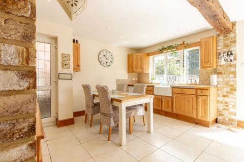 27 Elm Grove, Hullbridge, Hockley, SS5 6ER