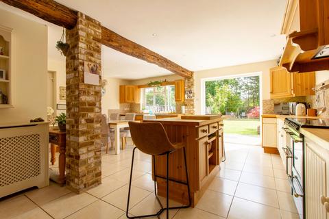 27 Elm Grove, Hullbridge, Hockley, SS5 6ER