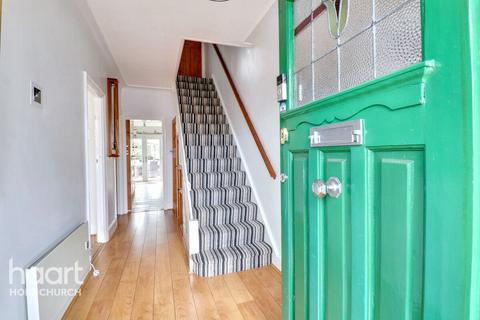 3 bedroom semi-detached house for sale, Fairkytes Avenue, Hornchurch