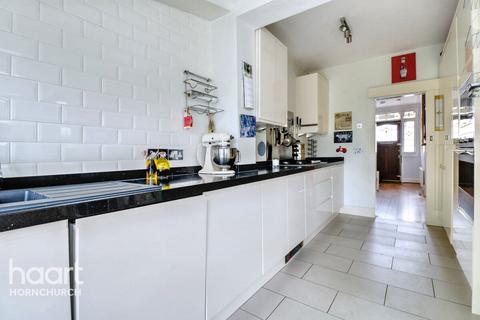 3 bedroom semi-detached house for sale, Fairkytes Avenue, Hornchurch