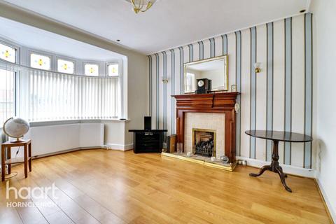 3 bedroom semi-detached house for sale, Fairkytes Avenue, Hornchurch