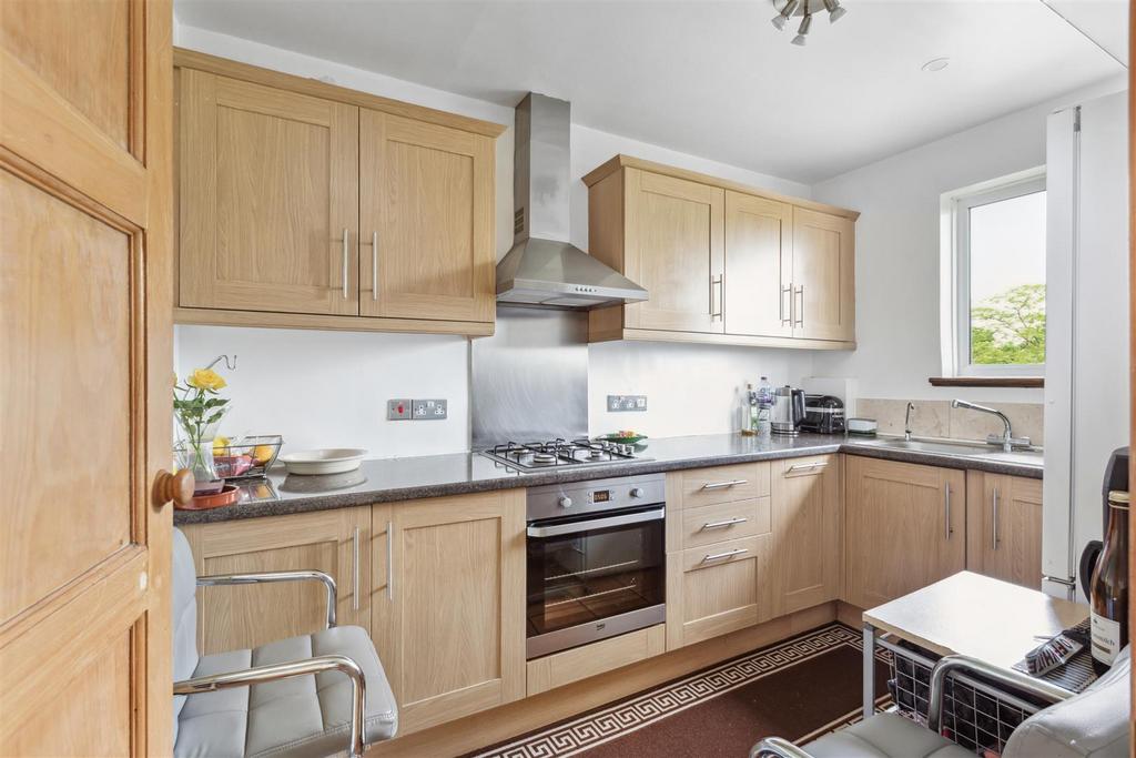 36 Balmoral Dr, Borehamwood WD6 2 RD 001.jpg