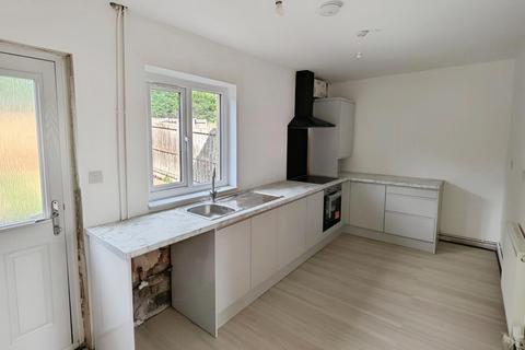 2 bedroom terraced house to rent, Waterloo Mount, West Yorkshire, Pudsey, LS28